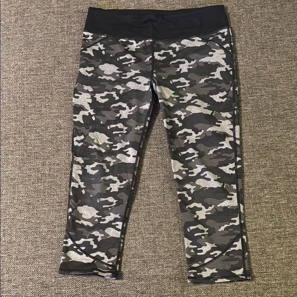 Fabletics Black and Gray Camouflage Leggings